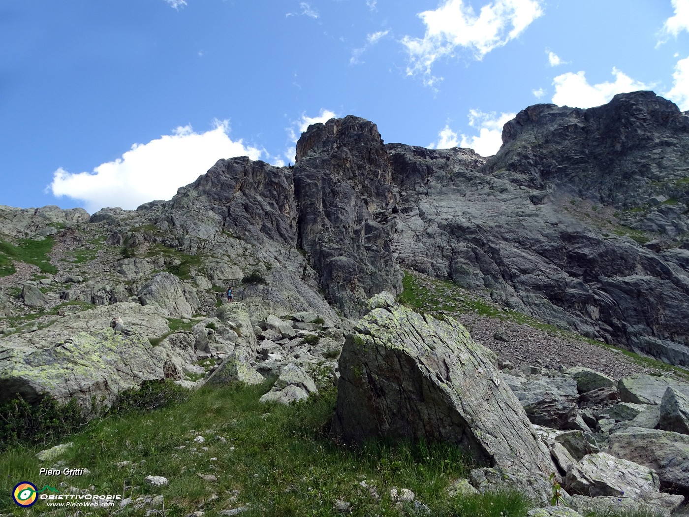 66 Seguendo gli ometti tra roccioni e pietroni.JPG -                                